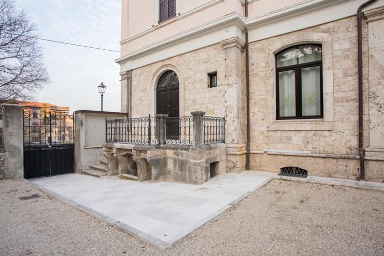Villino Mari Camere Con Parcheggio Privato Gratuito Ascoli Piceno Exterior photo