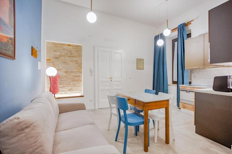 Villino Mari Camere Con Parcheggio Privato Gratuito Ascoli Piceno Exterior photo